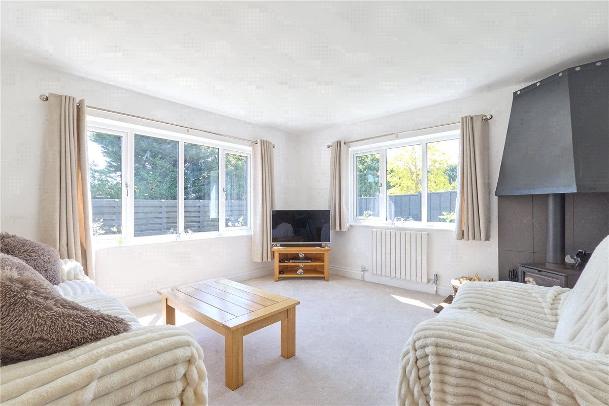 4 bedroom house, Newmarket Road, Kennett CB8 - Sold