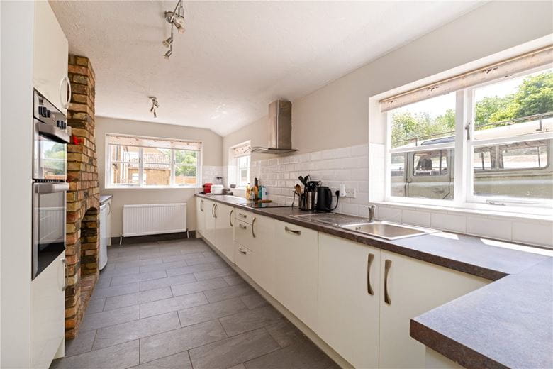 4 bedroom house, Hilton Road, Fenstanton PE28 - Available
