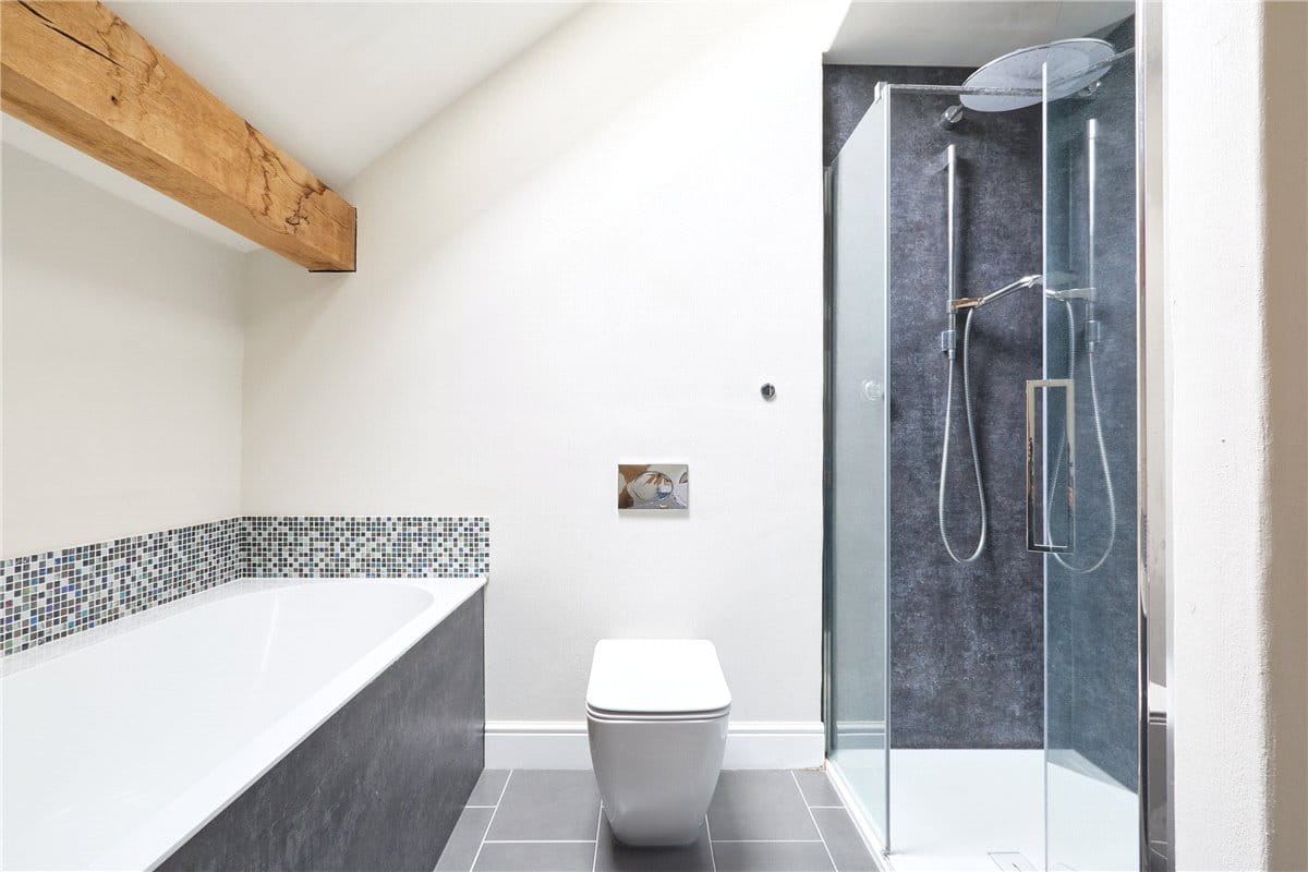 4 bedroom house, Ermine Street, Caxton CB23 - Available