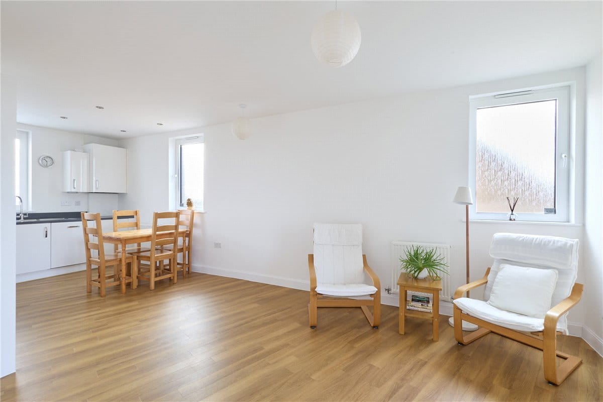 2 bedroom flat, Osprey Drive, Trumpington CB2 - Available