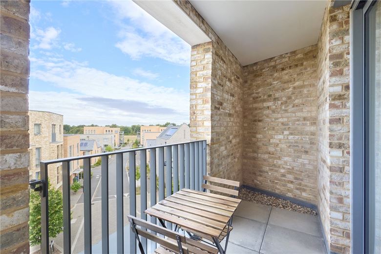 2 bedroom flat, Osprey Drive, Trumpington CB2 - Available