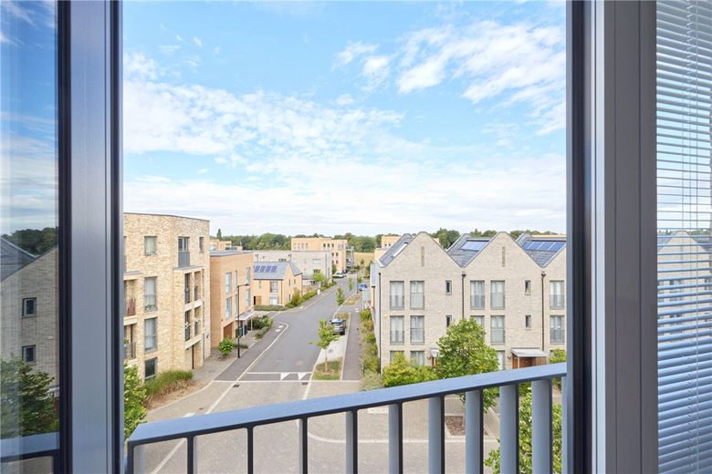 2 bedroom flat, Osprey Drive, Trumpington CB2 - Available