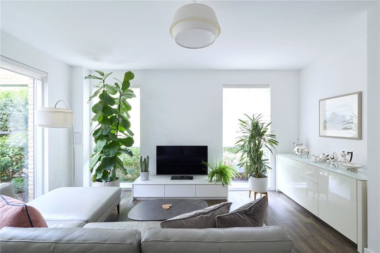 3 bedroom house, Windmill Drive, Trumpington CB2 - Available