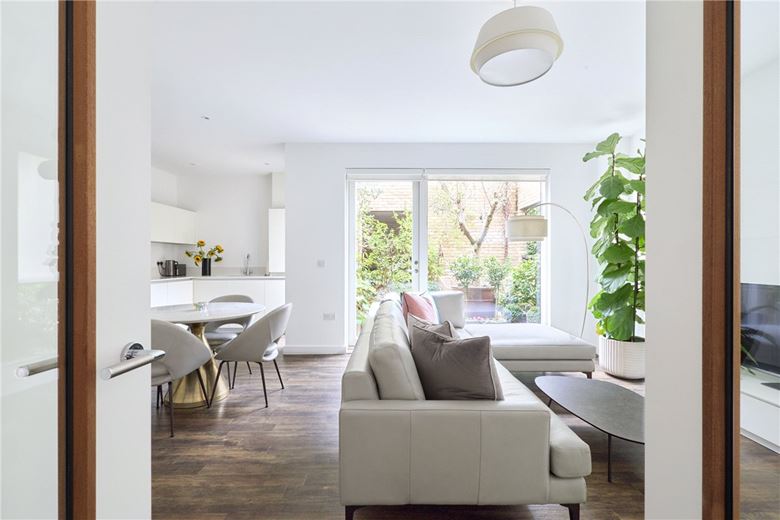 3 bedroom house, Windmill Drive, Trumpington CB2 - Available