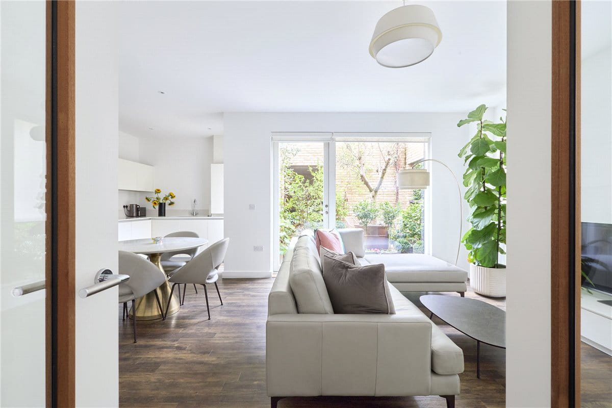 3 bedroom house, Windmill Drive, Trumpington CB2 - Available