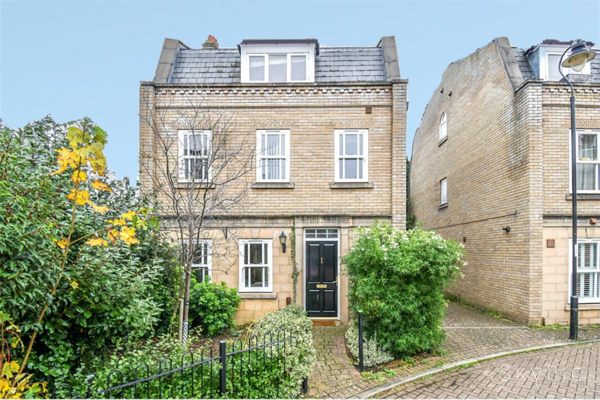 4 bedroom house, Fairsford Place, Cambridge CB1 - Available