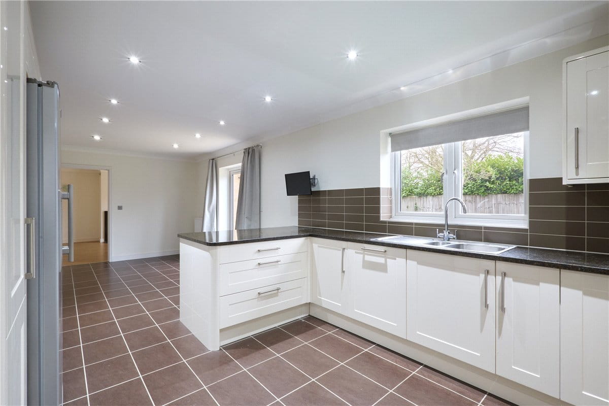 3 bedroom bungalow, High Street, Waterbeach CB25 - Available