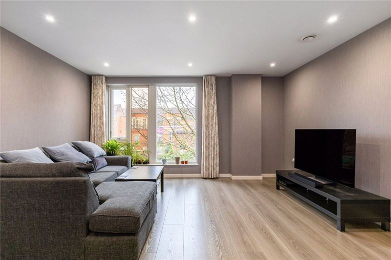 2 bedroom flat, Hills Road, Cambridge CB2 - Available