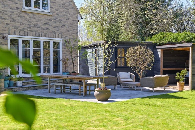 4 bedroom house, Cambridge Road, Oakington CB24 - Available