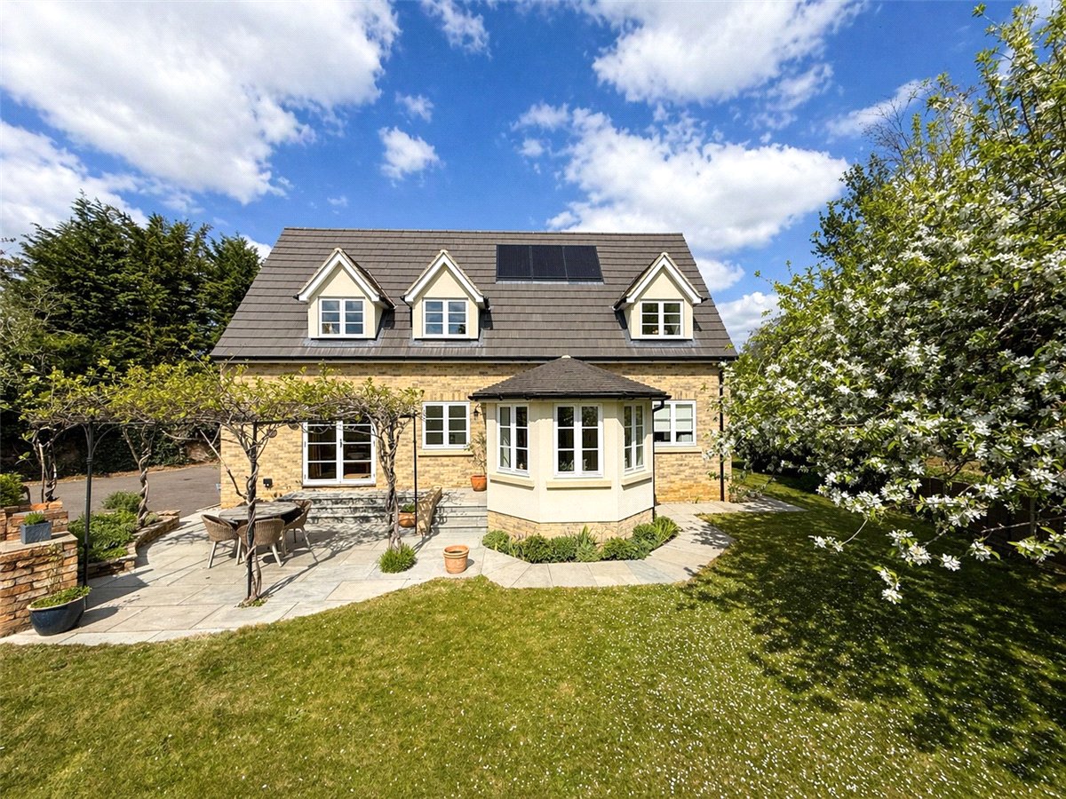 4 bedroom house, Cambridge Road, Oakington CB24 - Available