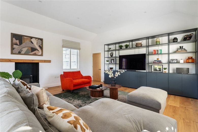 4 bedroom house, Upend, Newmarket CB8 - Available