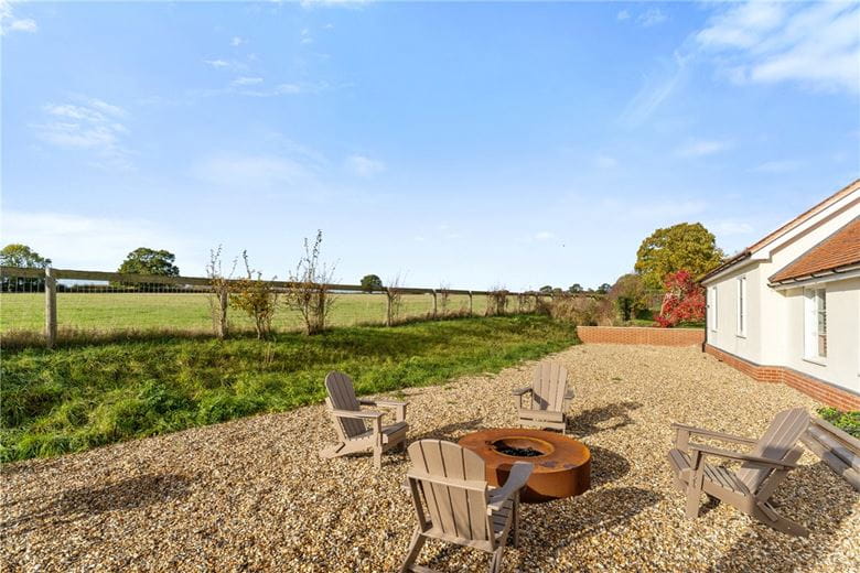 4 bedroom house, Upend, Newmarket CB8 - Available