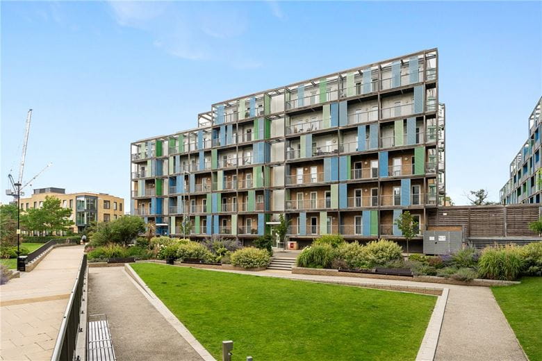 2 bedroom flat, Warren Close, Cambridge CB2 - Sold