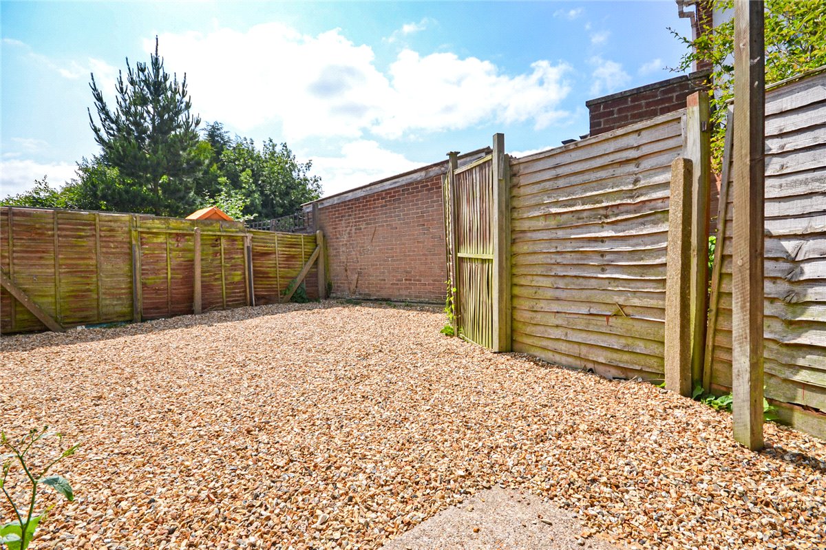 2 bedroom flat, Chatsworth Avenue, Cambridge CB4