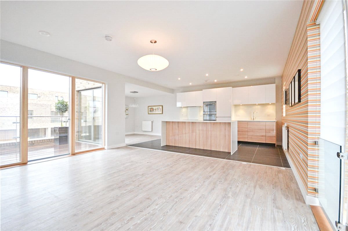 3 bedroom house, Hobson Avenue, Trumpington CB2