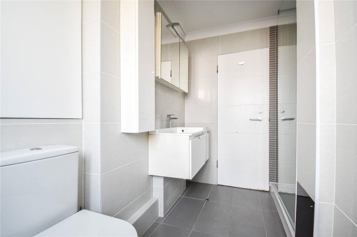 2 bedroom flat, Mayfair Court, Milton Road CB4 - Let Agreed