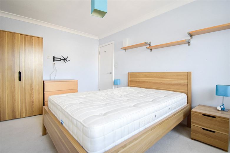 2 bedroom flat, Mayfair Court, Milton Road CB4 - Let Agreed