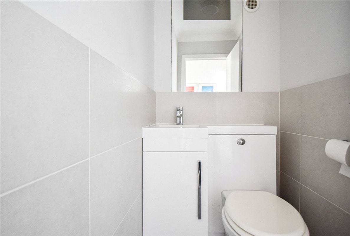 2 bedroom flat, Mayfair Court, Milton Road CB4 - Let Agreed