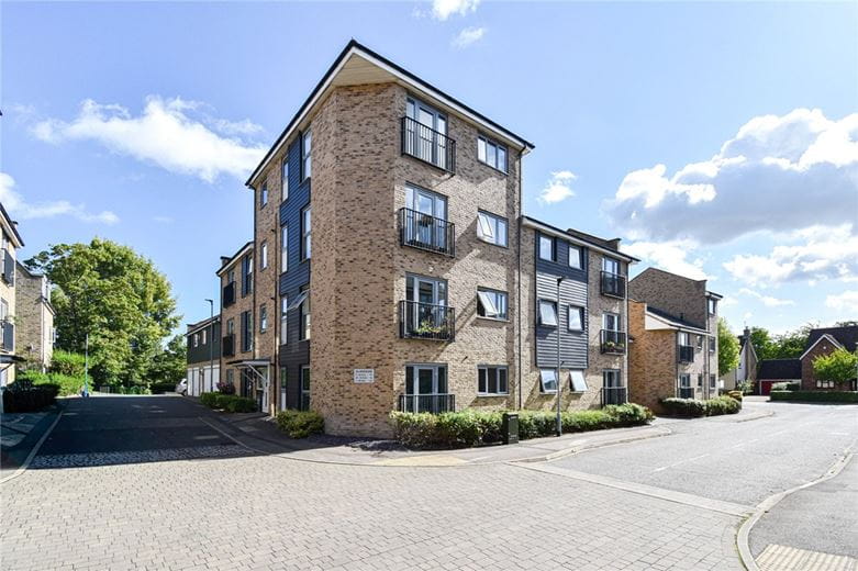 1 bedroom flat, Gladeside, Cambridge CB4 - Available