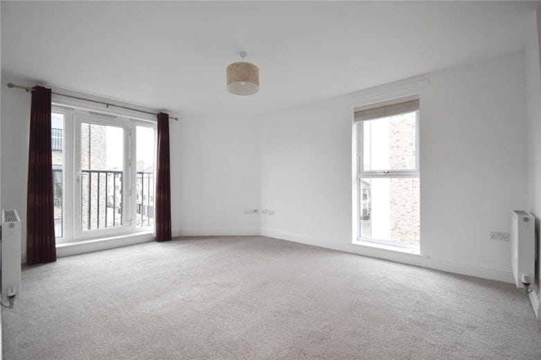 1 bedroom flat, Gladeside, Cambridge CB4 - Available