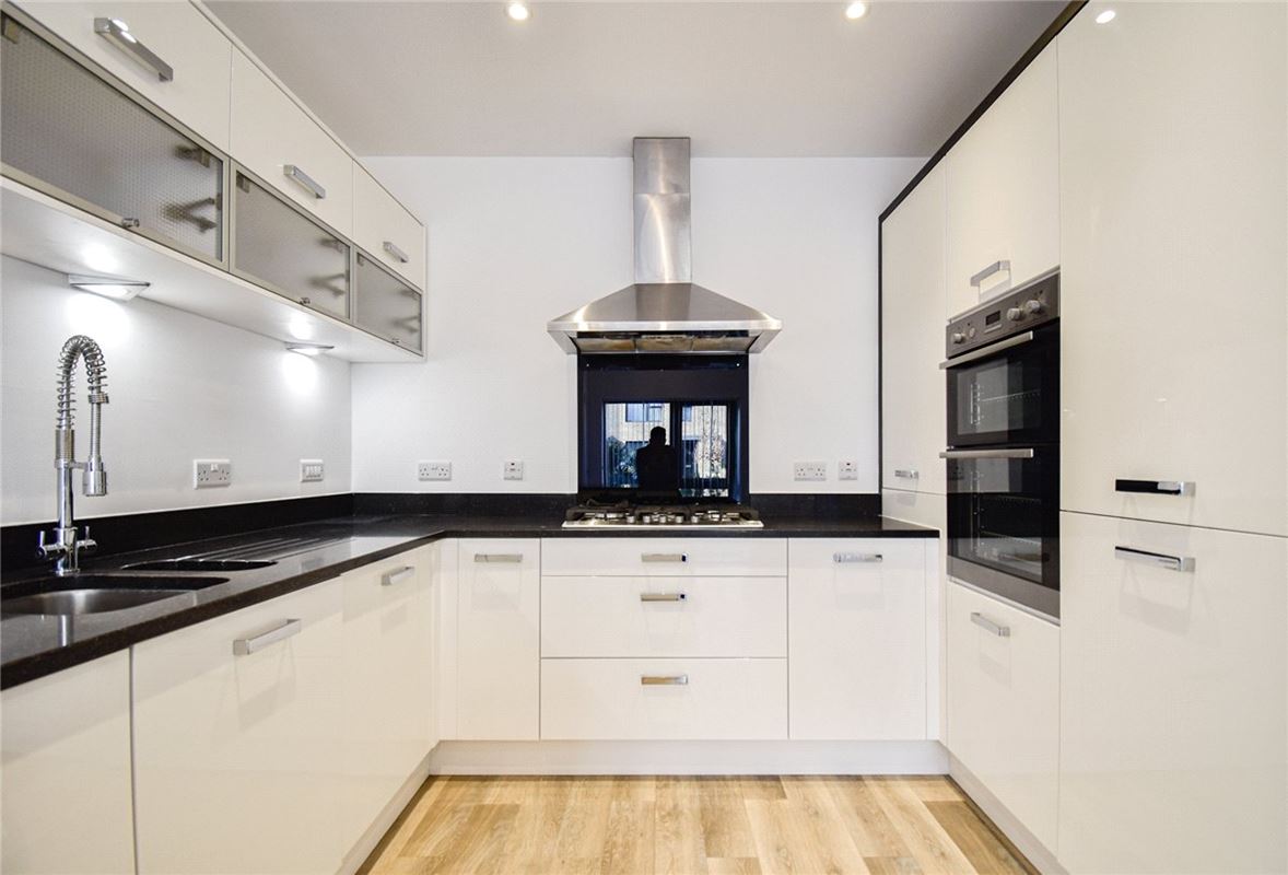 3 bedroom house, Whittle Avenue, Trumpington CB2 - Let Agreed