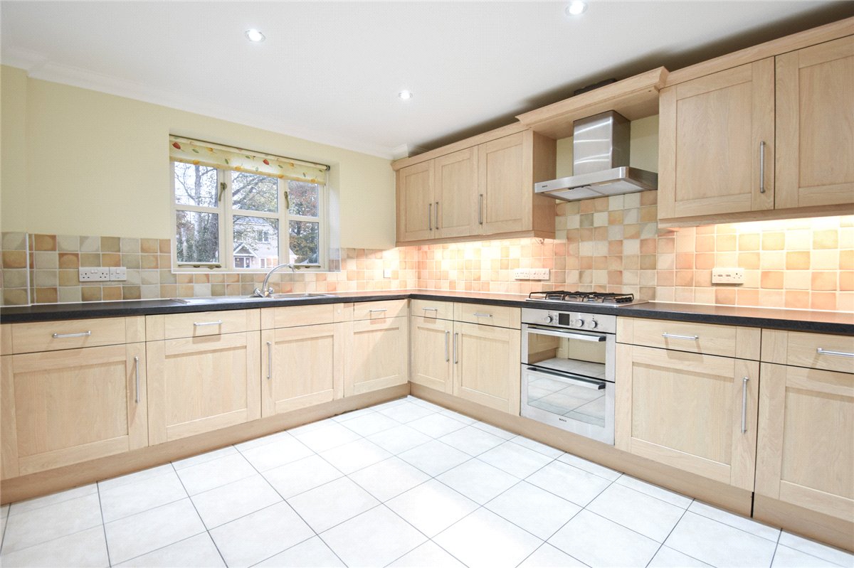 3 bedroom house, Forge End, Oakington CB24 - Available