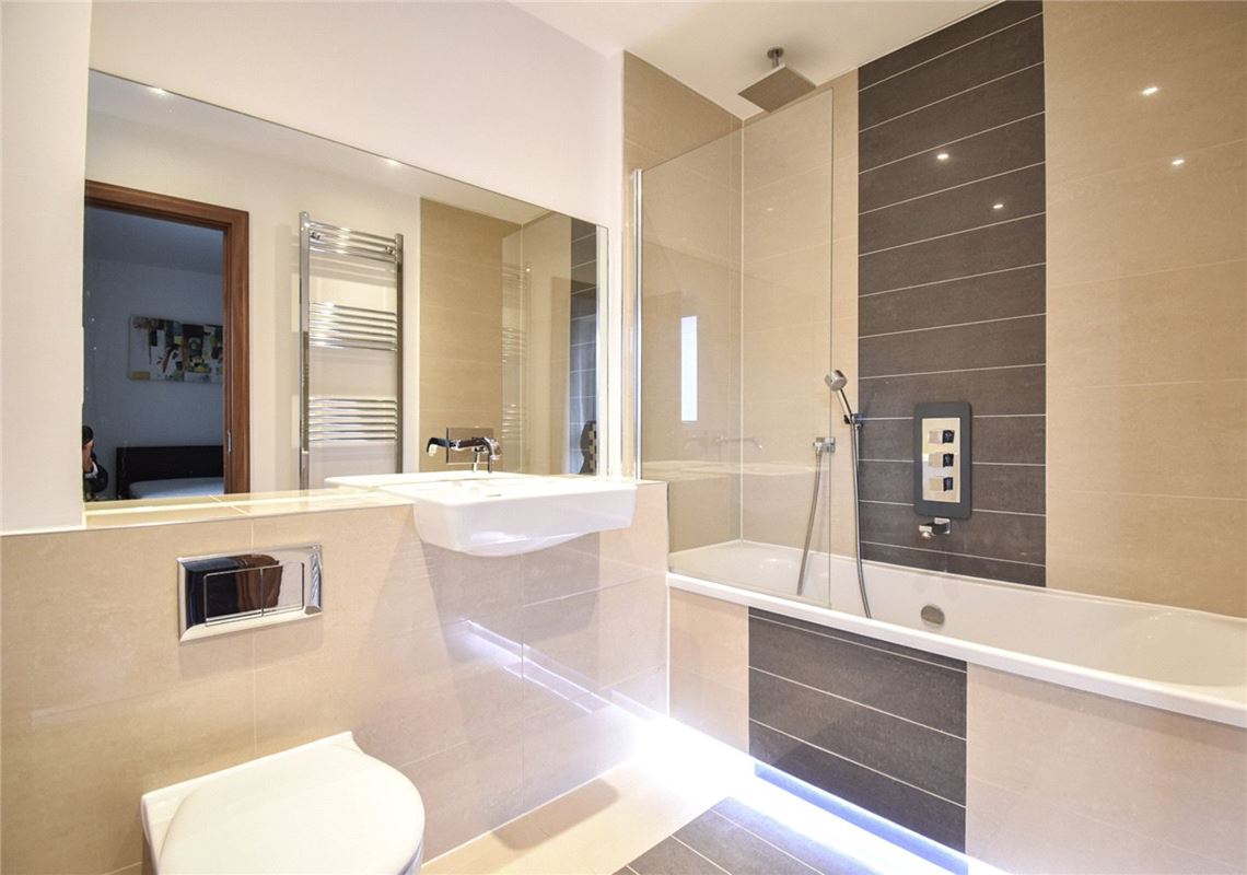 2 bedroom flat, Flamsteed Close, Cambridge CB1 - Let Agreed