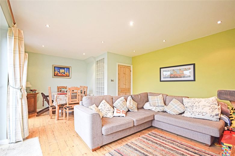 3 bedroom house, Oak Tree Avenue, Cambridge CB4 - Let Agreed