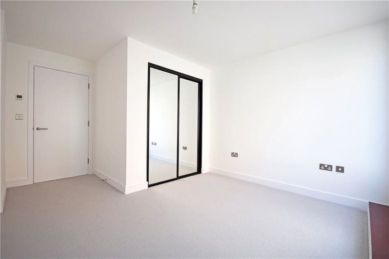 1 bedroom flat, Scholars Court, Homerton Gardens CB2 - Available