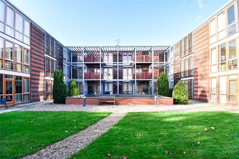 2 bedroom flat, Meadowcroft, Cambridge CB4
