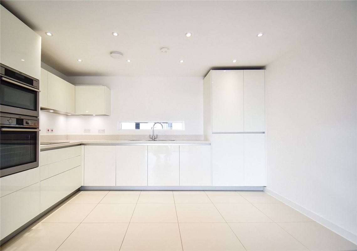 2 bedroom flat, Whittle Avenue, Trumpington CB2 - Let Agreed