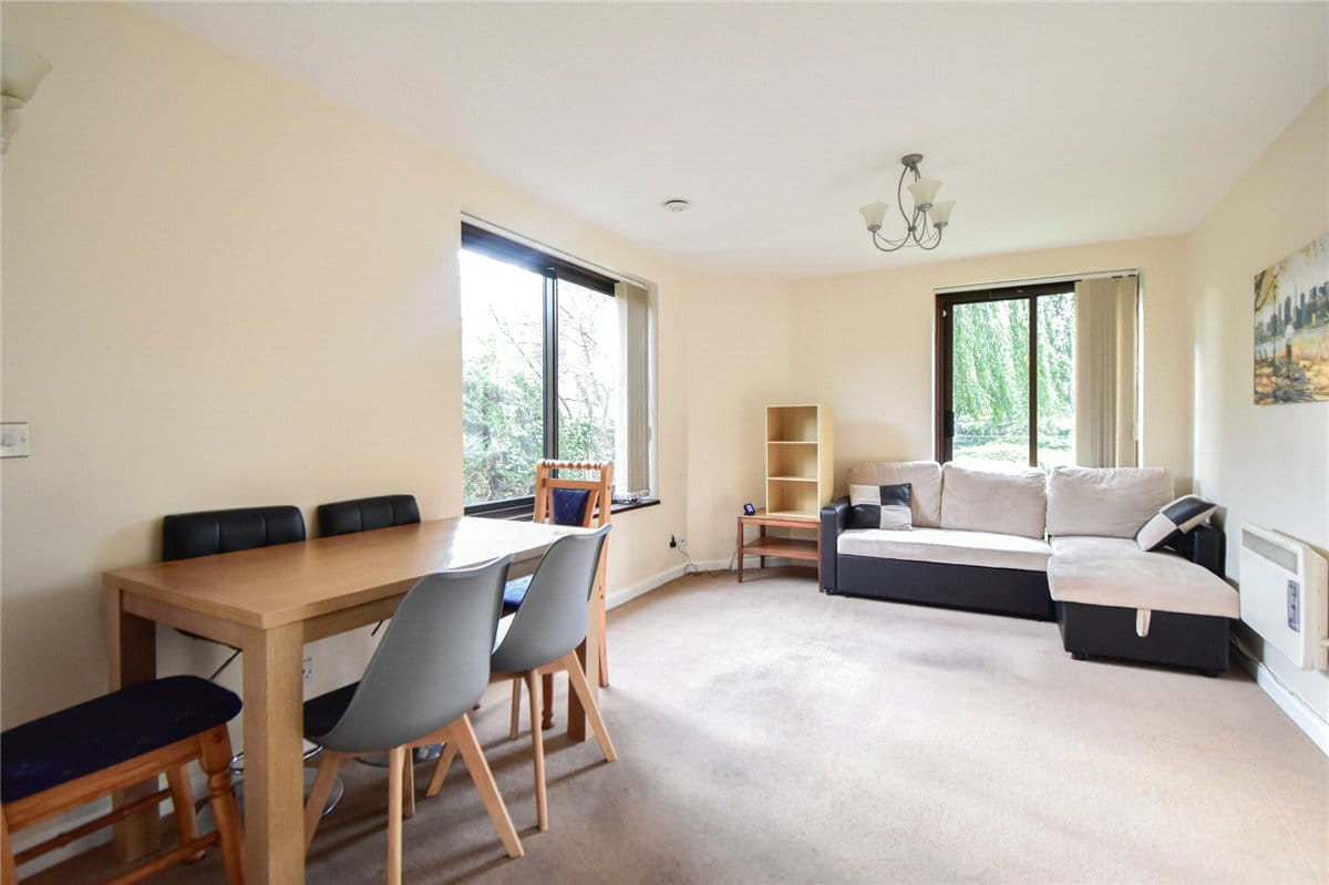 1 bedroom flat, Midsummer Court, Manhattan Drive CB4 - Let Agreed