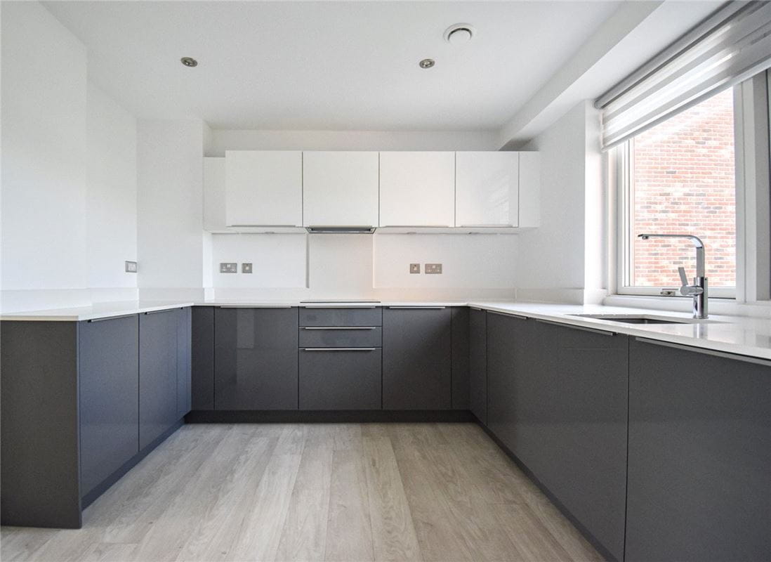 3 bedroom flat, Scholars Court, Harrison Drive CB2 - Let Agreed