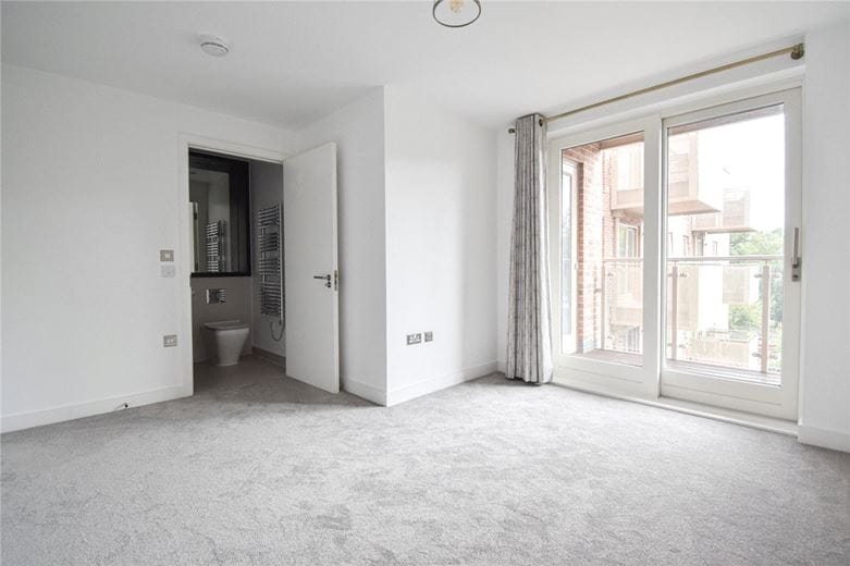 3 bedroom flat, Scholars Court, Harrison Drive CB2 - Let Agreed