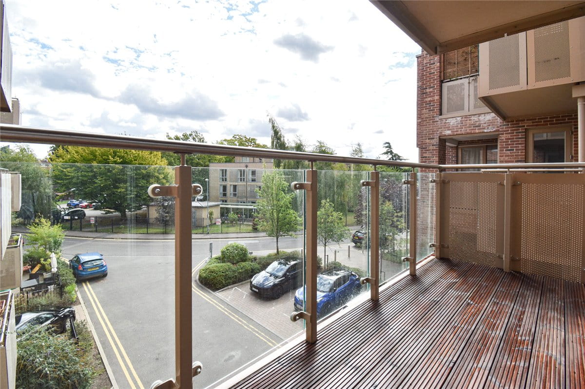 3 bedroom flat, Scholars Court, Harrison Drive CB2 - Let Agreed