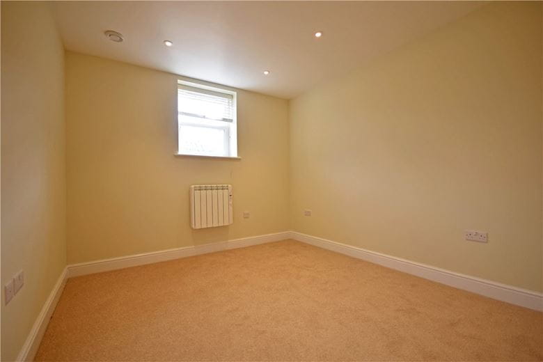 1 bedroom flat, The Courtyard, 49 Market Street CB7
