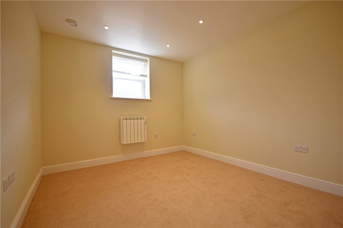 1 bedroom flat, The Courtyard, 49 Market Street CB7