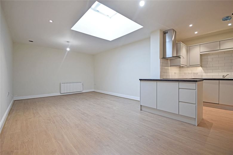 2 bedroom flat, The Courtyard, 49 Market Street CB7