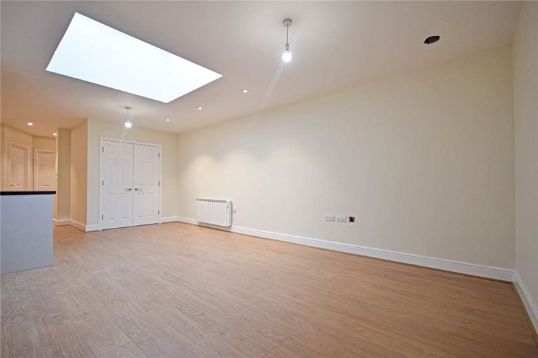 2 bedroom flat, The Courtyard, 49 Market Street CB7 - Let Agreed