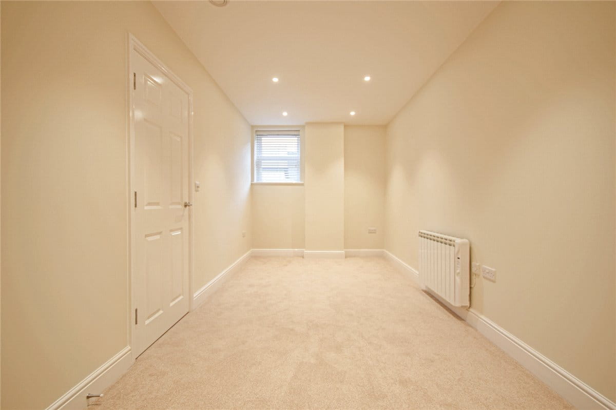 2 bedroom flat, The Courtyard, 49 Market Street CB7 - Let Agreed