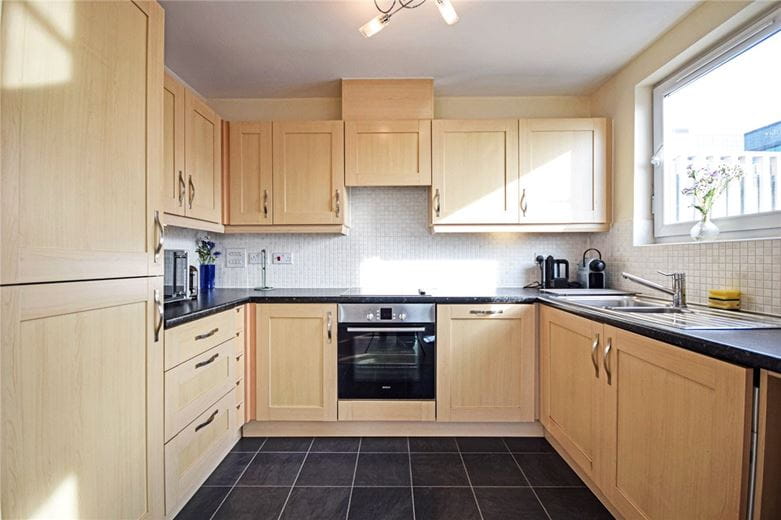 2 bedroom flat, Warren Close, Cambridge CB2 - Let Agreed