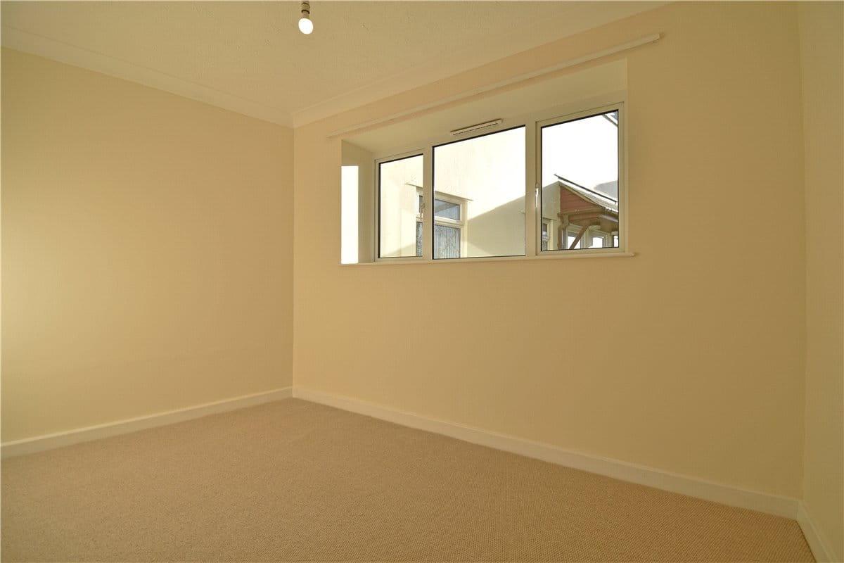 2 bedroom flat, Holyoake Court, Elfleda Road CB5