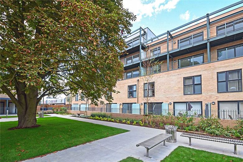 2 bedroom flat, Flamsteed Close, Cambridge CB1 - Available