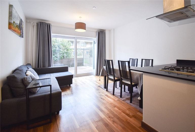 2 bedroom flat, Flamsteed Close, Cambridge CB1 - Let Agreed