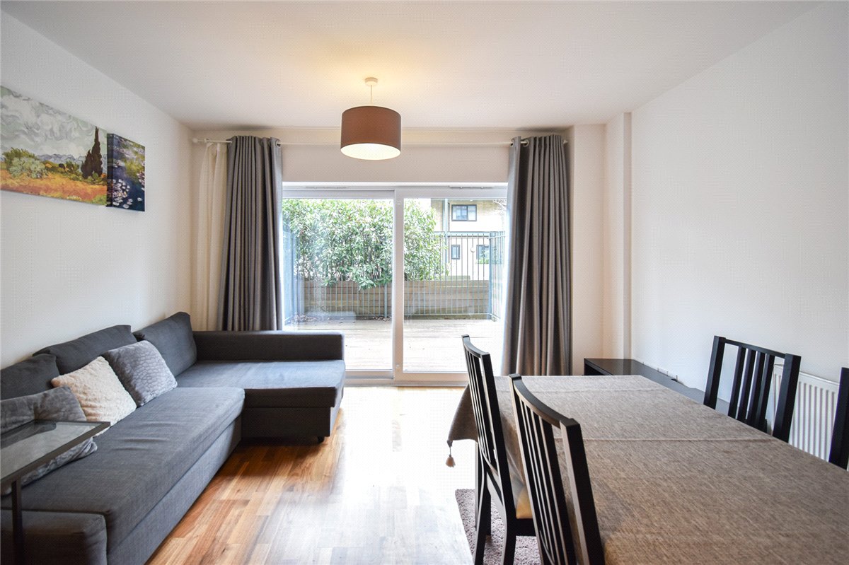 2 bedroom flat, Flamsteed Close, Cambridge CB1 - Let Agreed
