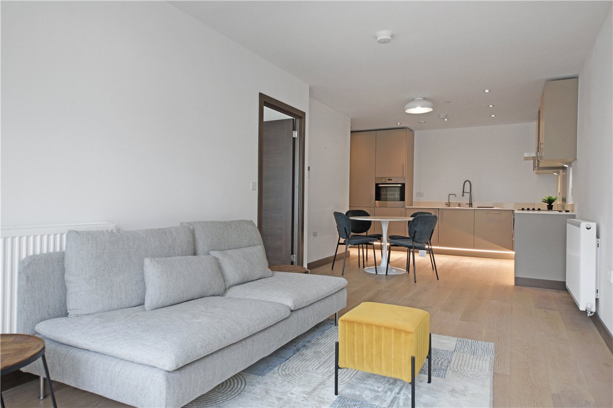 1 bedroom flat, 4 Station Square, Cambridge CB1 - Let Agreed