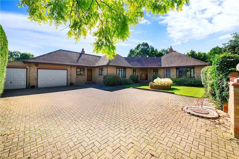 3 bedroom bungalow, The Orchards, Wyton PE28 - Let Agreed