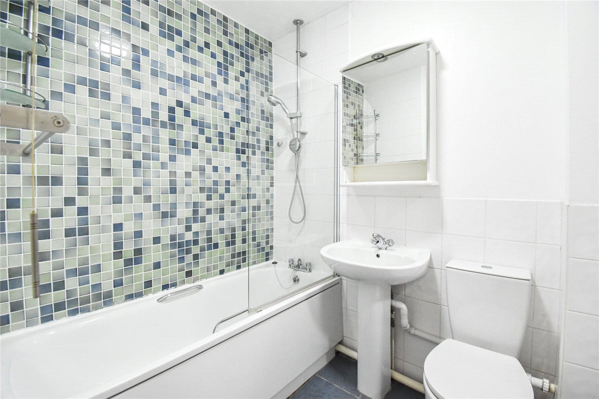 2 bedroom house, Lucerne Close, Cambridge CB1 - Let Agreed