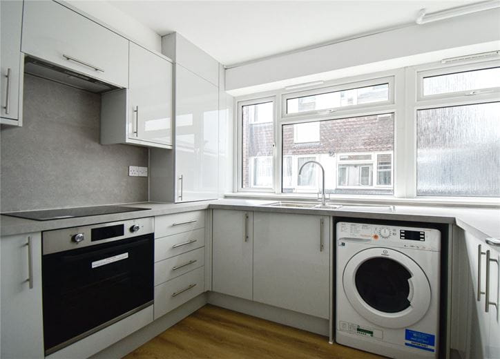 2 bedroom flat, Kensington Court, Quainton Close CB5 - Let Agreed