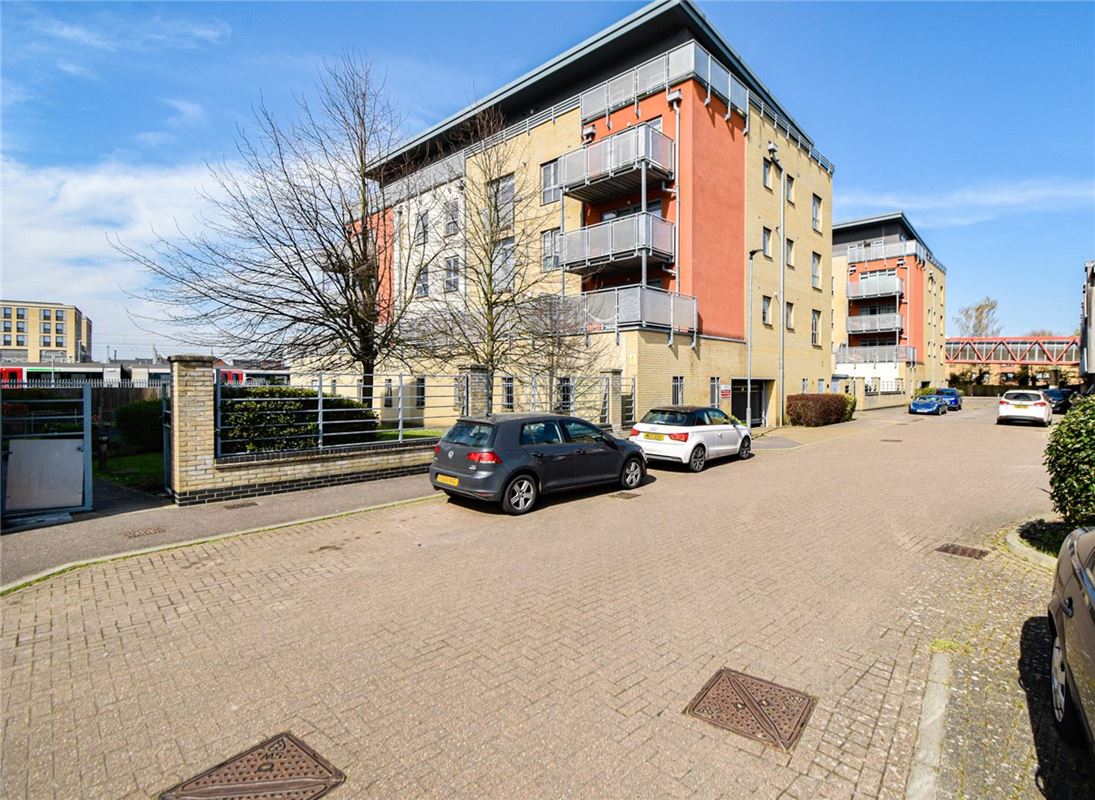 1 bedroom flat, Sherman House, Rustat Avenue CB1